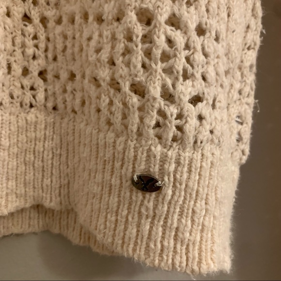 AE Top - Picture 3 of 6